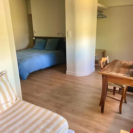 De Groupe Et L'agnel Πανσιόν