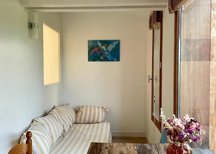 Vendégház De Groupe Et L'agnel Domaize